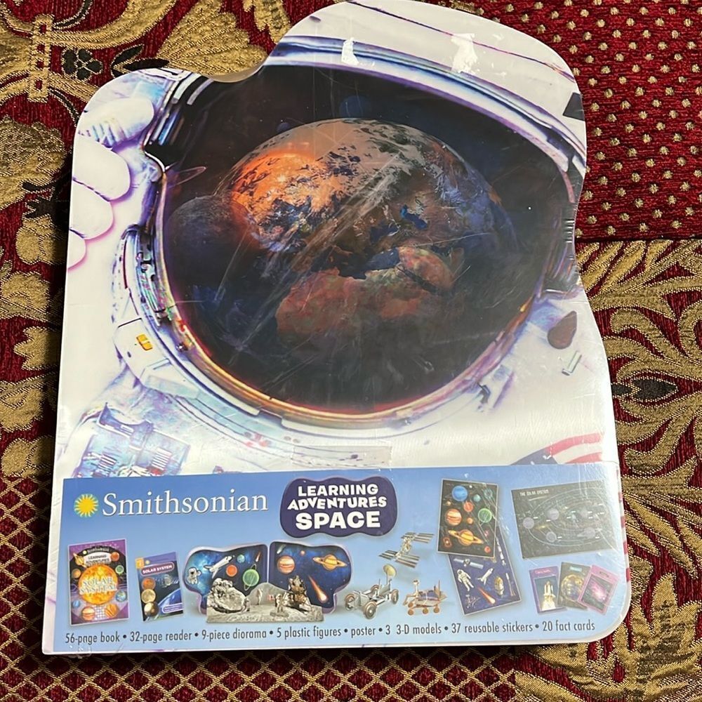 SMITHSONIAN Learning Adventures Space activity box. Factory sealed